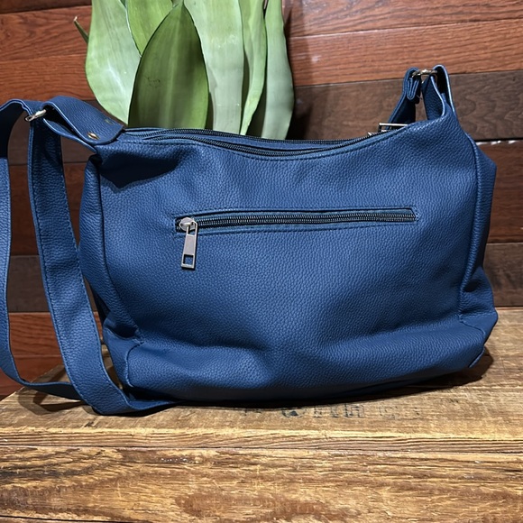 NWOT No Brand Tag Medium Navy Blue Shoulder Bag with Adjustable Strap - Picture 5 of 9